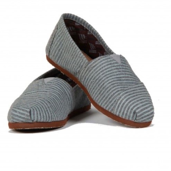 ✨ New RARE 9.5 Toms MOVEMBER Womens Wool Canvas Shoes Grey Stripe Low Top Flat - Picture 1 of 2